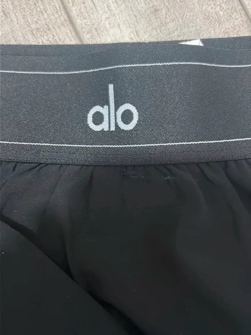 ALO Yoga Black Active Mini Skirt with Logo Waistband